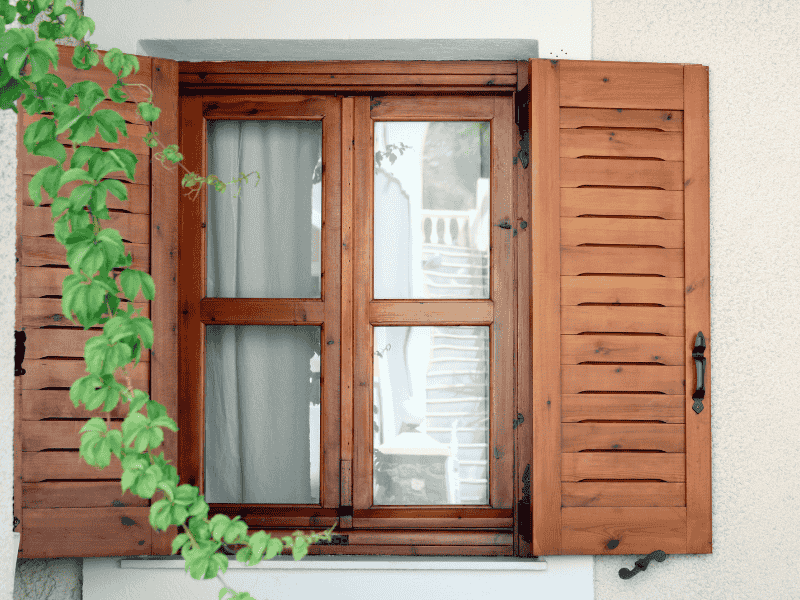 Manutenção de Janelas de Madeira