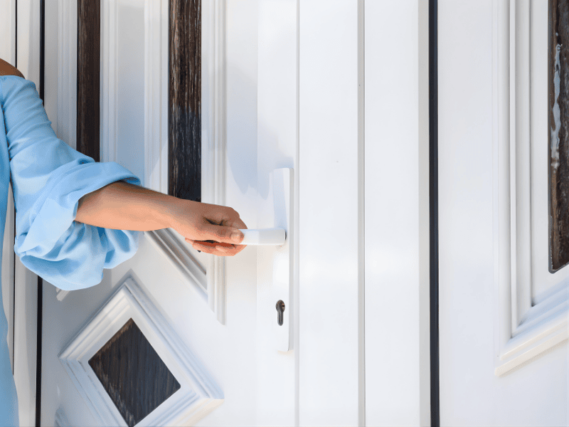 Conserto e Reparo de Portas de PVC